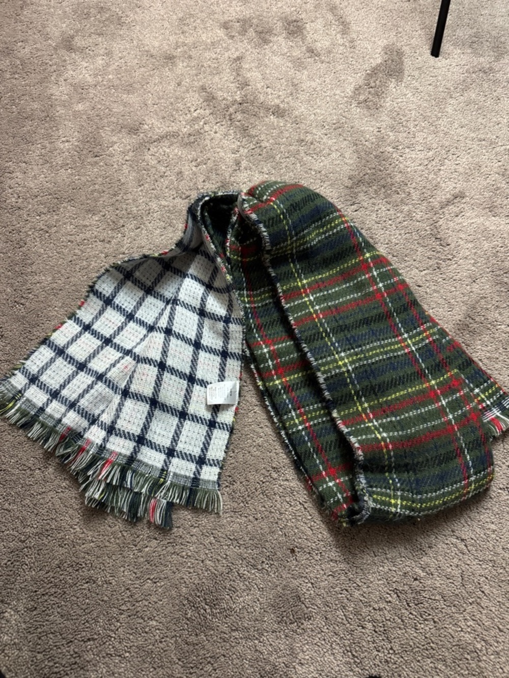 Reversible Plaid Scarf Fringe Green Red Ivory Tartan Winter Cozy Wrap SIZE OS